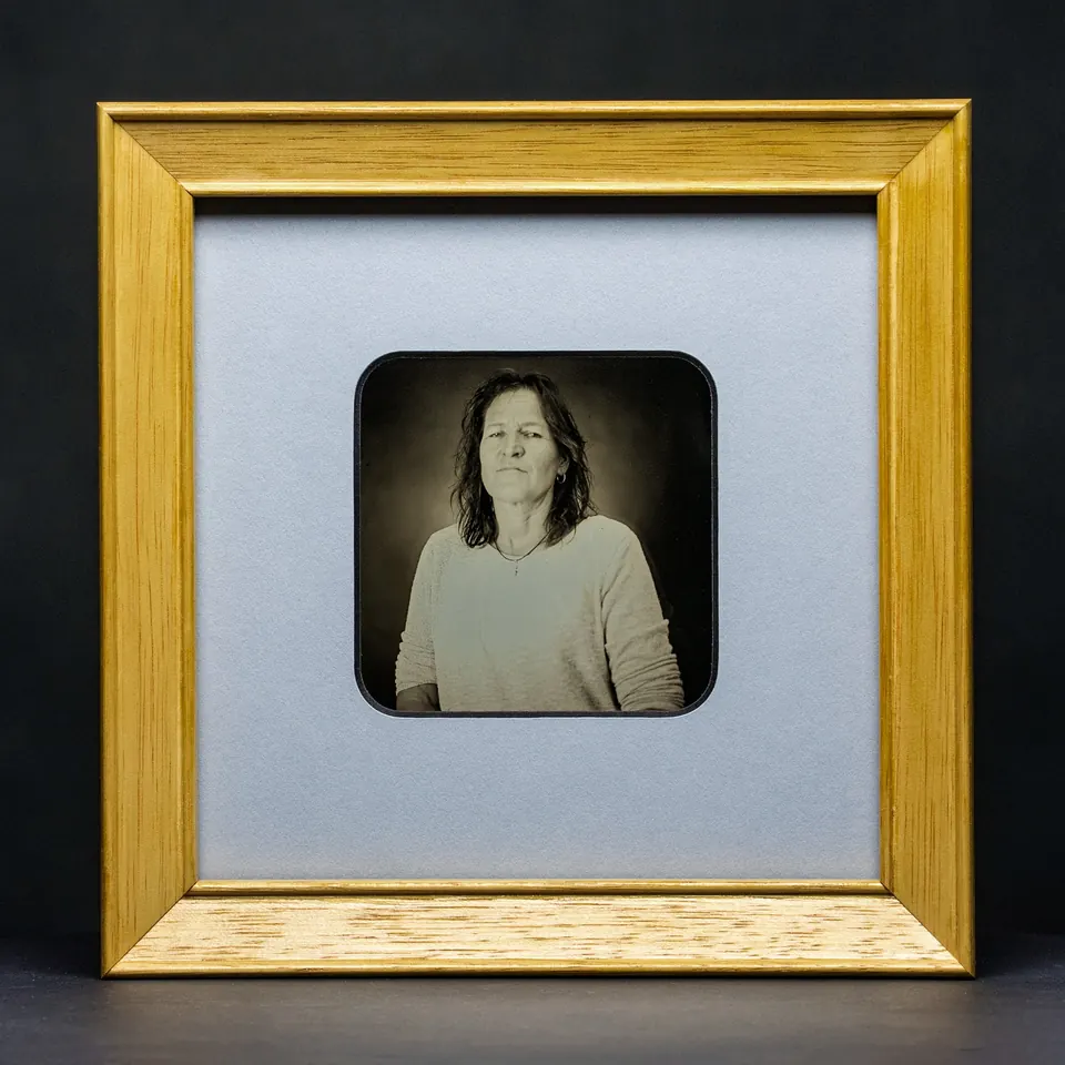 Gerahmte Daguerreotypie: Porträt in hellem Pullover.