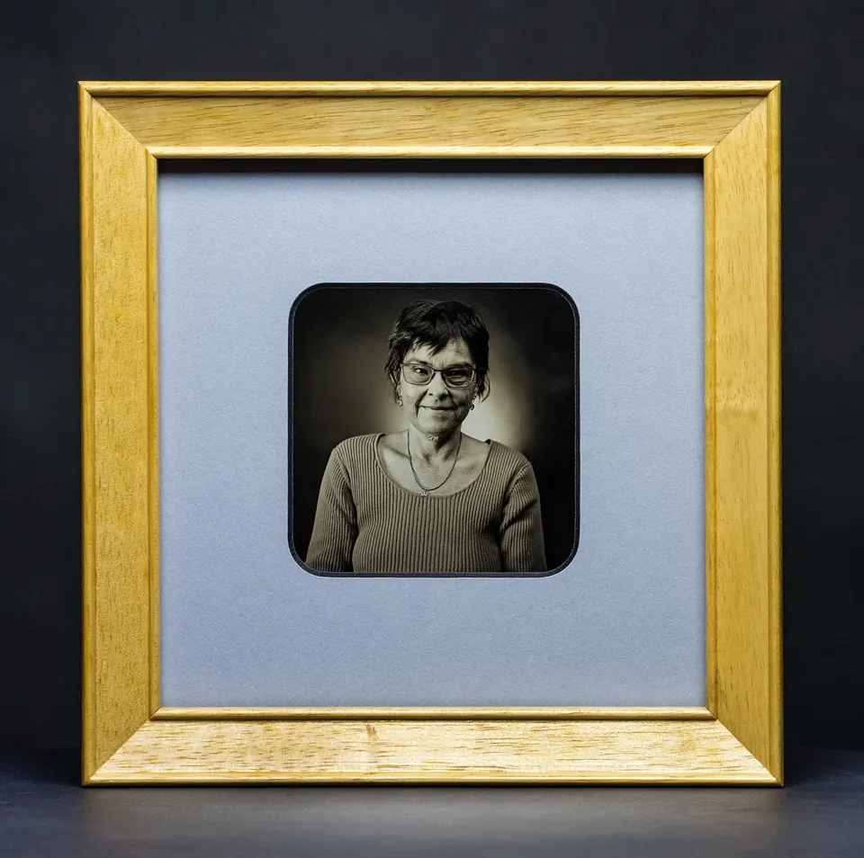 Gerahmte Daguerreotypie: Porträt mit Brille und leicht geneigtem Kopf.