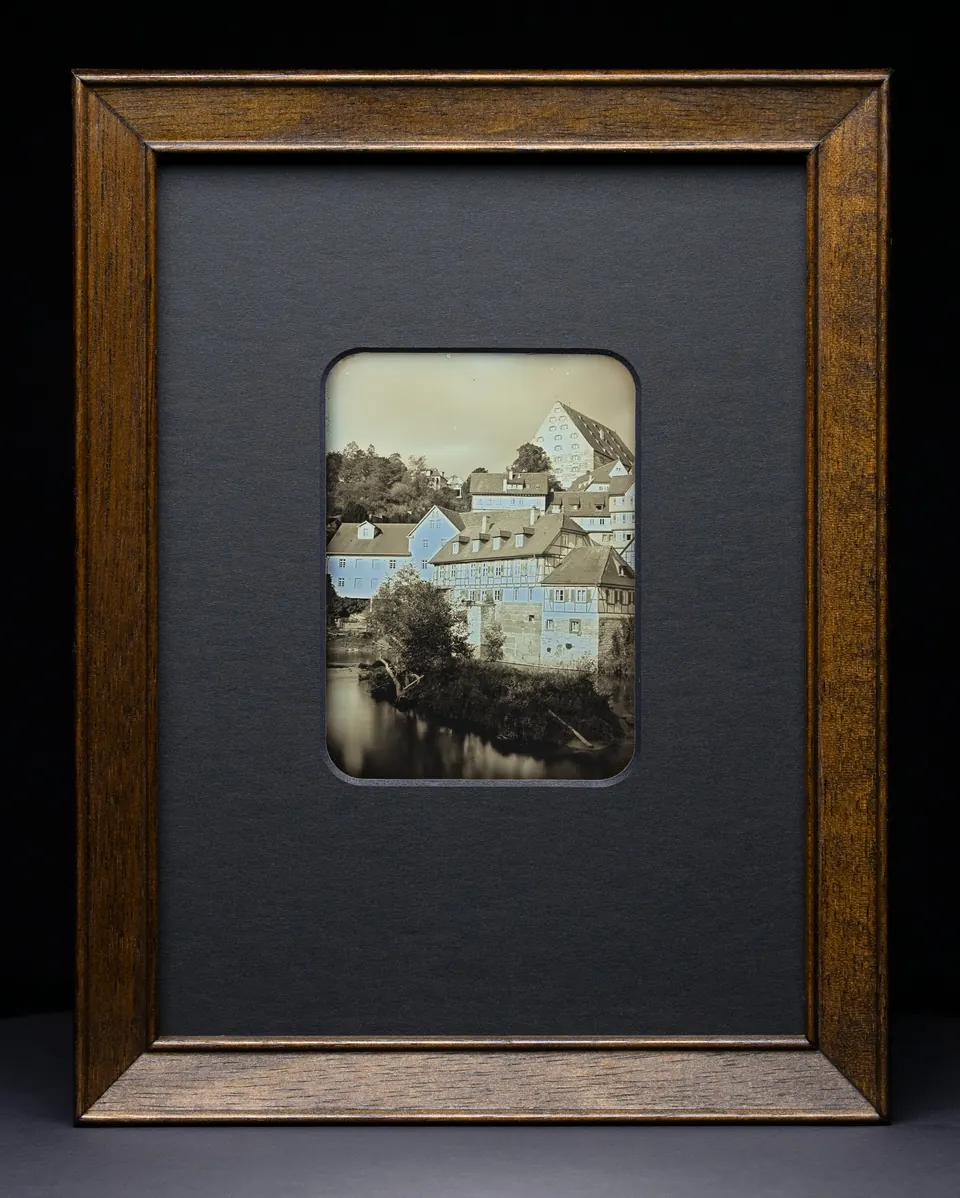 Gerahmte Daguerreotypie: Blick auf Altstadt und Kocher.